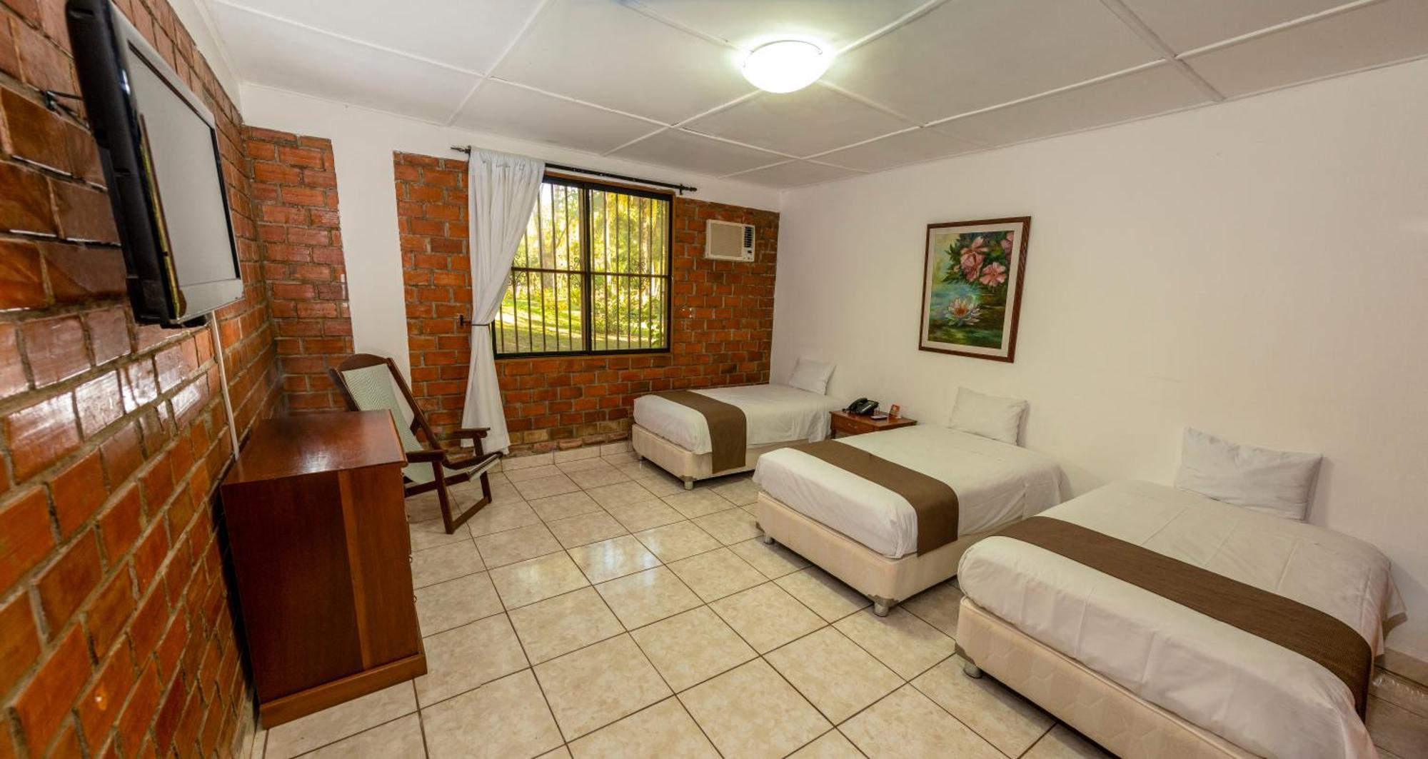 Dm Hoteles Tarapoto Kültér fotó